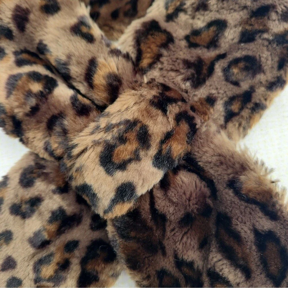 Vtg Luxury Leopard Faux Fur Scarf Pull Through Keyhole Stole Made in Belgium